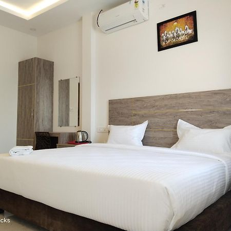 Redfox Hotel-T.Nagar Chennai Exterior photo