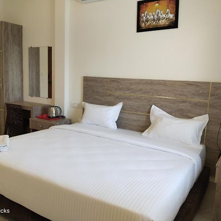 Redfox Hotel-T.Nagar Chennai Exterior photo